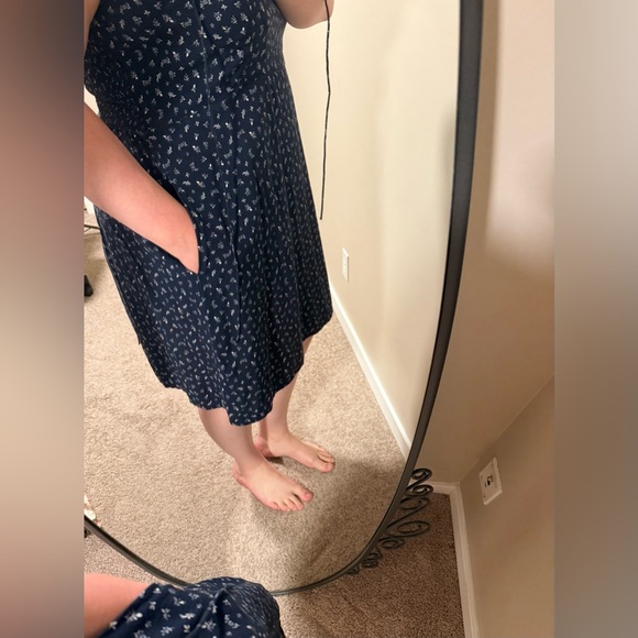 Old Navy Navy Blue Spaghetti Strap Dress tie straps adjustable with pockets⭐️ - Picture 2 of 6